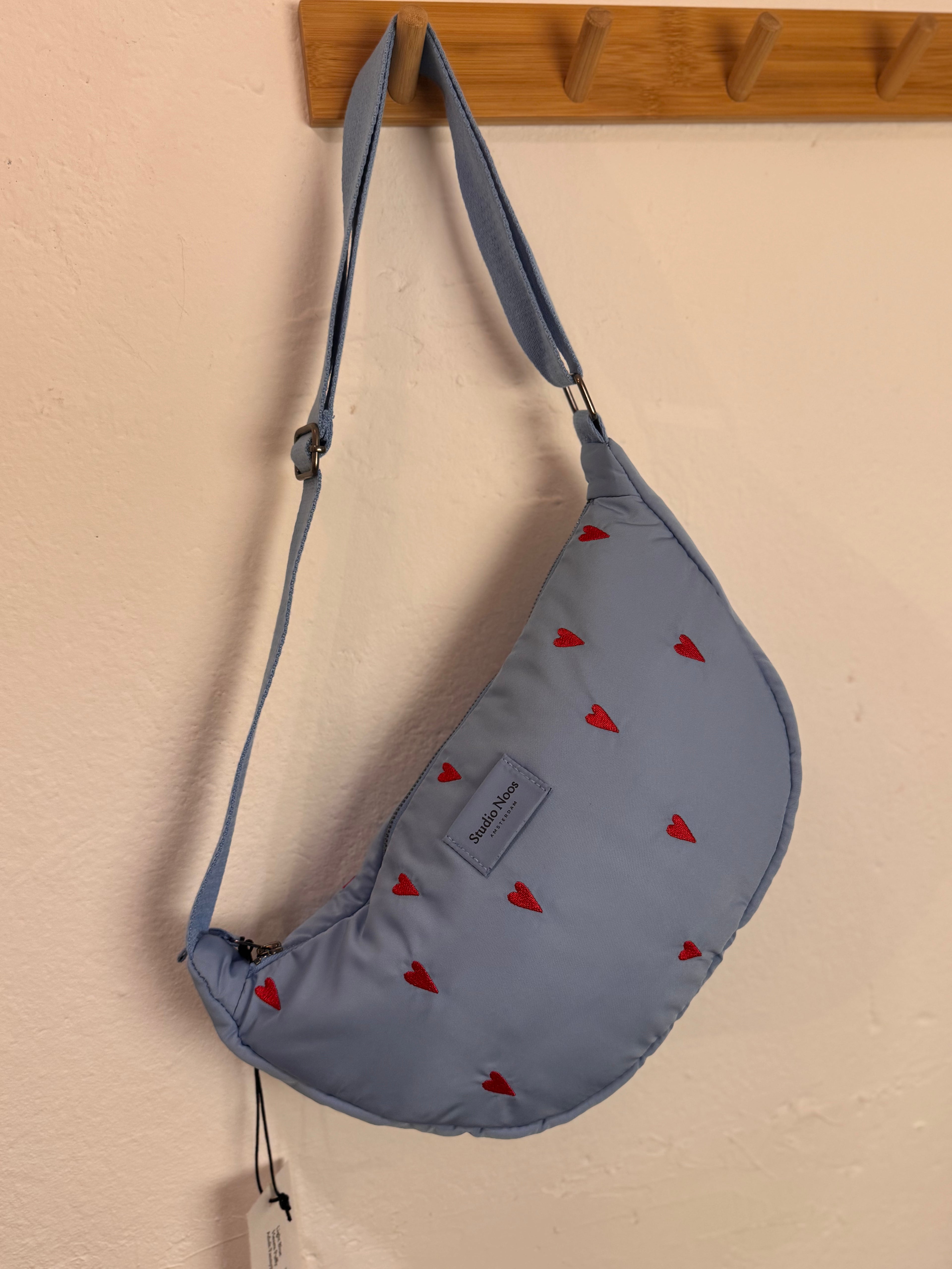 Studio Noos Brusttasche Herzen